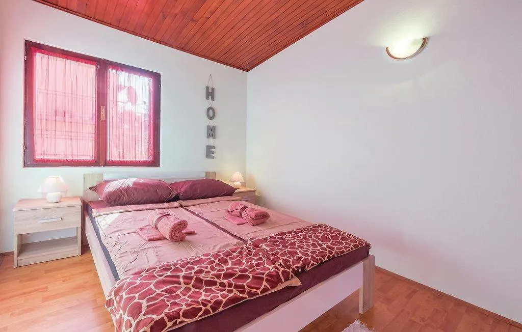 Apartman Azra  Peroj