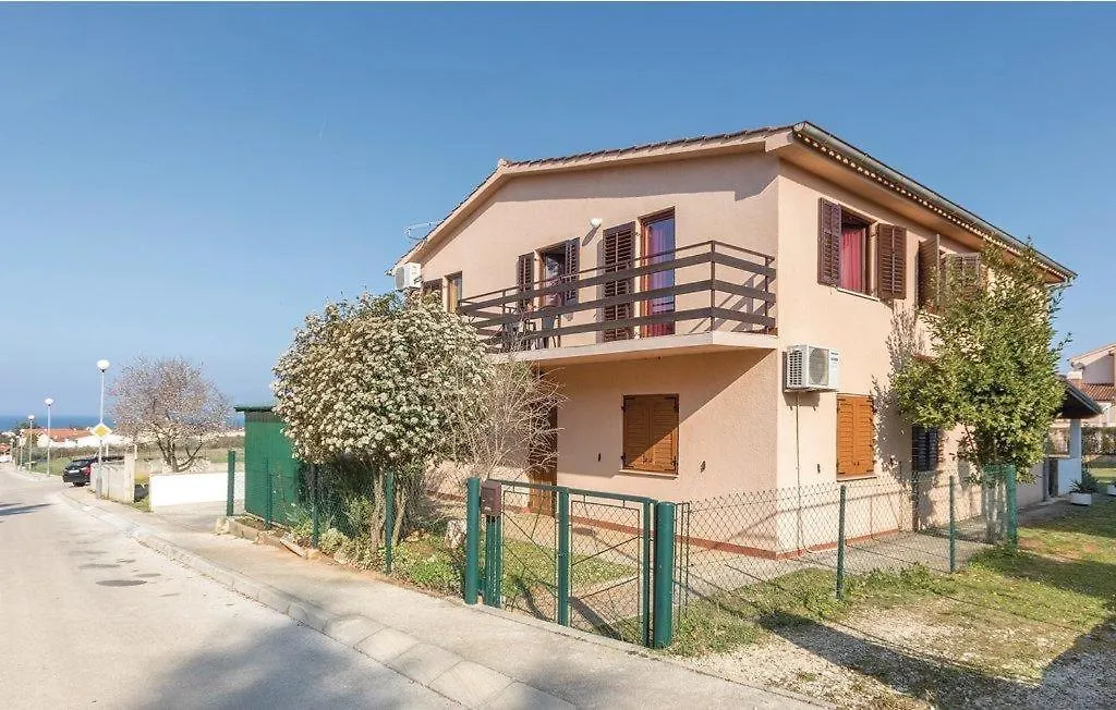 Apartman Azra Peroj